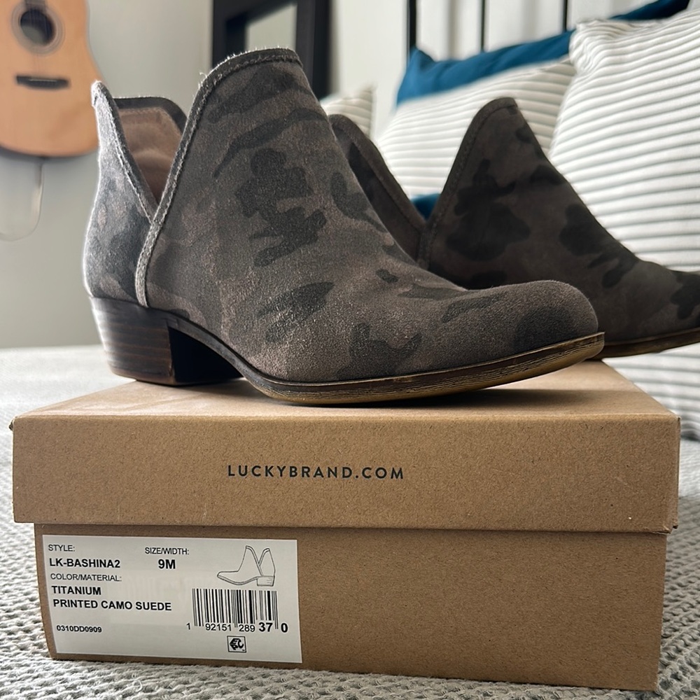 Lucky Brand Women's Gray Camo Ankle Boots